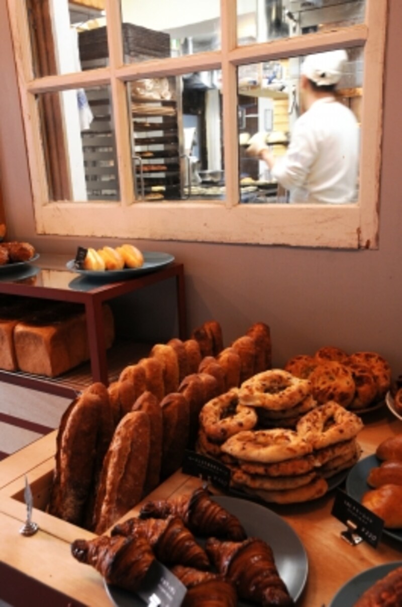 売り場から厨房が見える