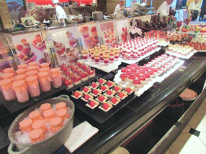 ザ・テラス メインのブッフェ台