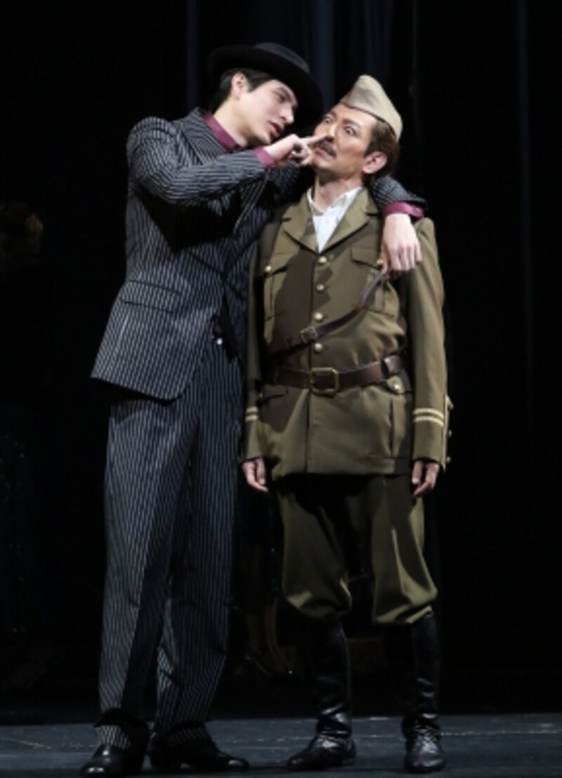 『ブロードウェイと銃弾』写真提供：東宝演劇部