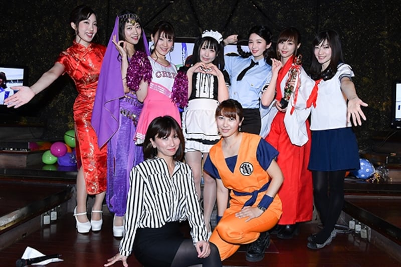 コスプレで登場した歴代&現役レースクイーンの皆さん