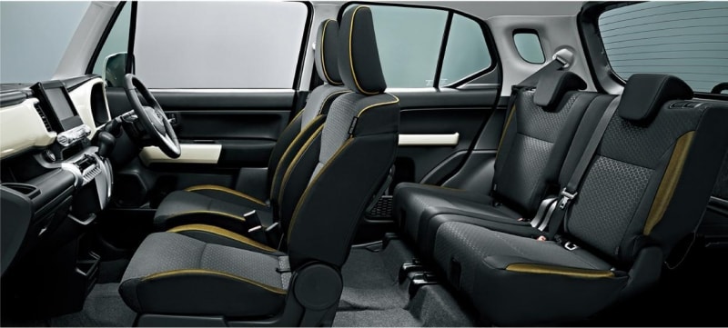 クロスビーの車内。リアシートは3人乗りに