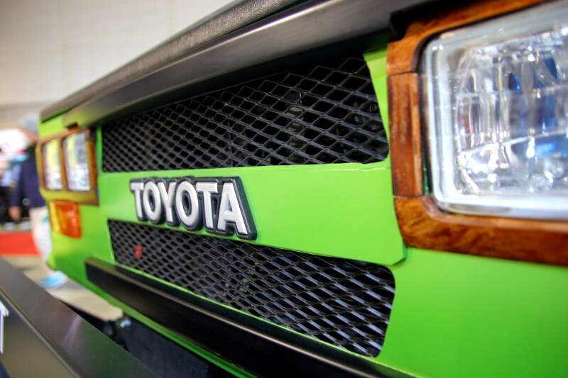 なんと、フロントグリル部分は焼肉の網を使用しているのだとか。