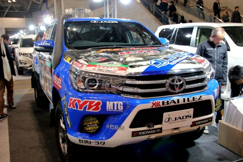 国際的なクロスカントリーラリーに出場するために、ダンパーやブレーキ、補強面を強化し過酷な状況下でも走行が可能です。