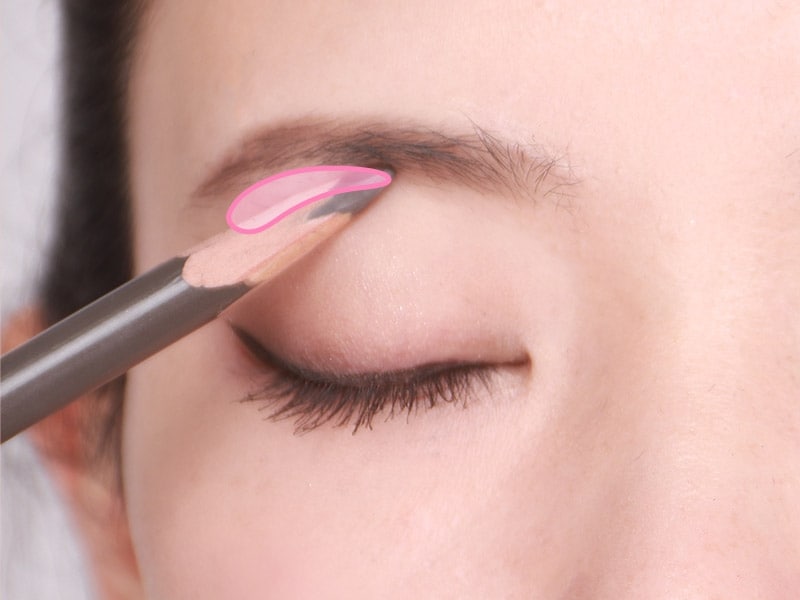 眉弓骨部分をあげてスッキリ見せるとできそうに見える