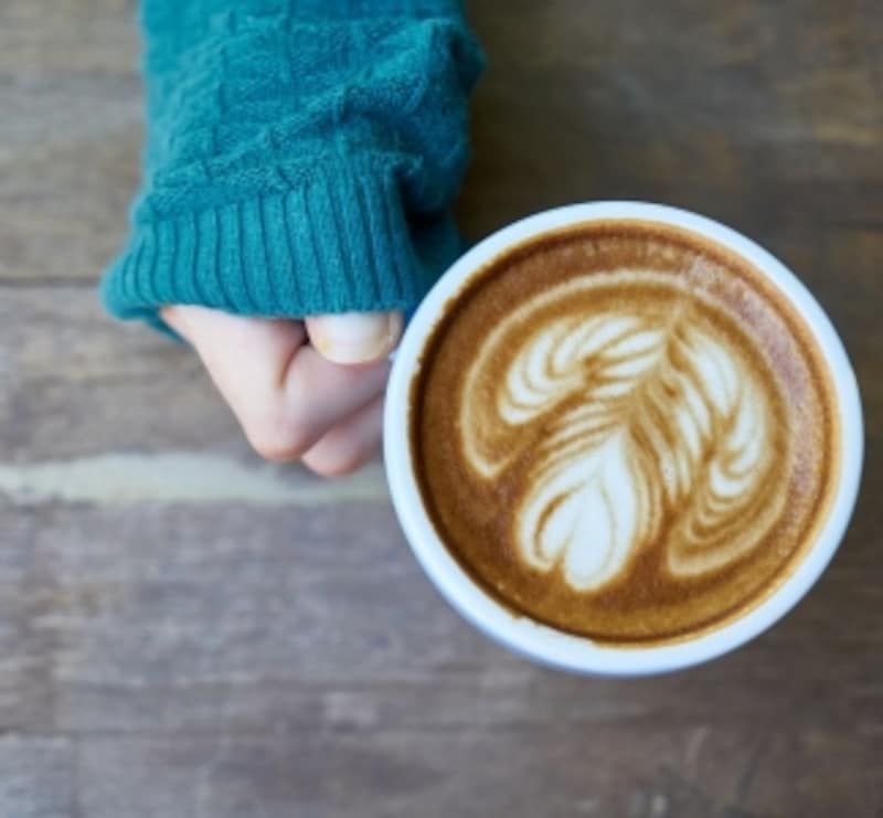 「チル」の流行は癒やしの時間を求める若者の心理？