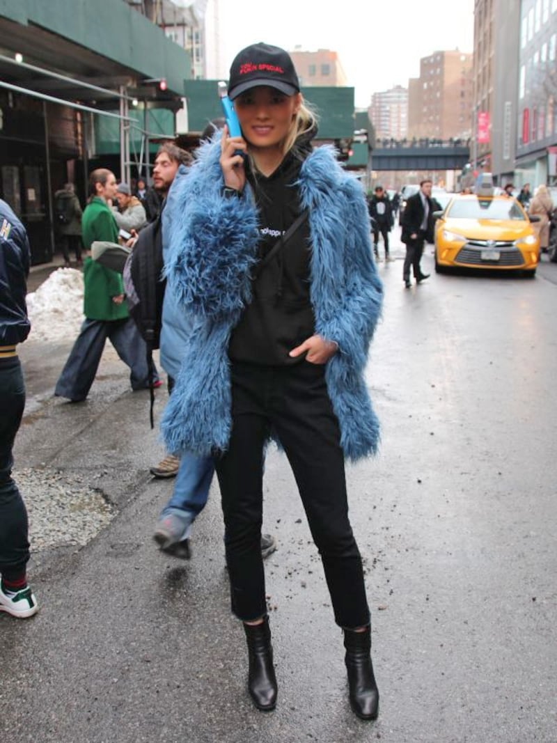 「アスレジャー」風着こなしにキャップがマッチundefined