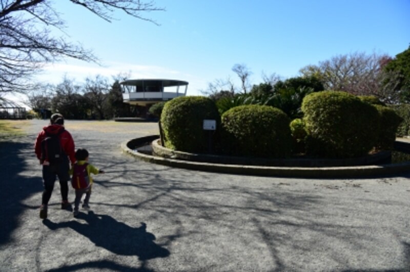 鎌倉から逗子へ 披露山公園を目指す海辺ハイキング 鎌倉 江ノ島の観光 旅行 All About