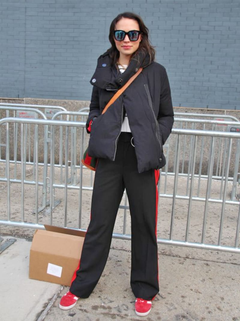 サイドラインのおかげで、脚長効果を発揮undefined