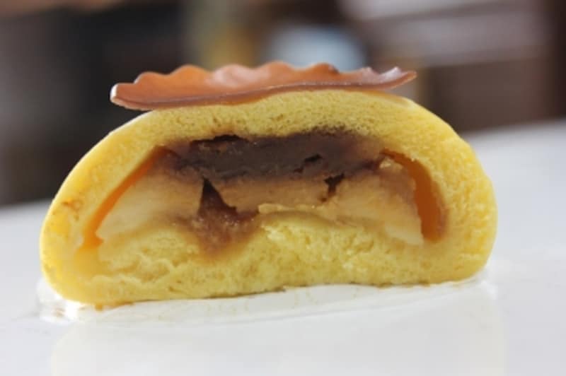 ミニストップのプリンまんの断面