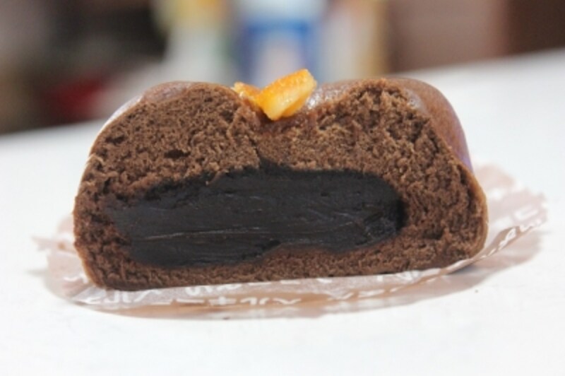 ミニストップのベルギーチョコまんの断面