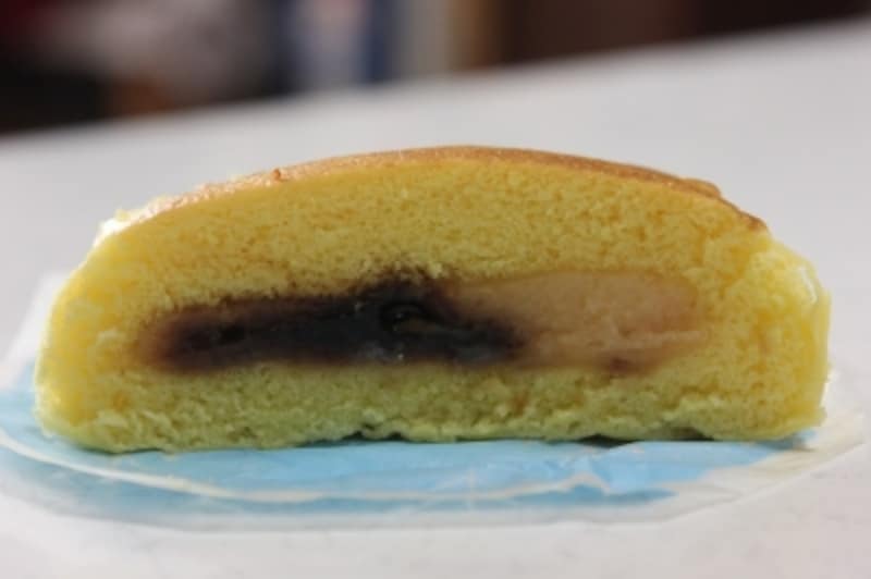 ミニストップのプリンまんの断面