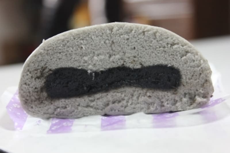 ローソンのごまあんまんの断面