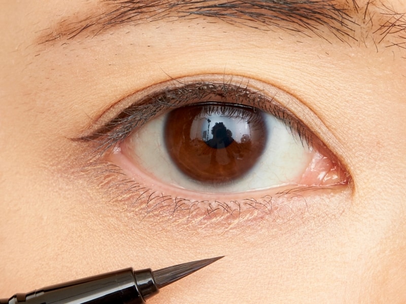 おすすめのプチプラアイライナー1 ケイト ぺんてる社と共同開発した極細筆