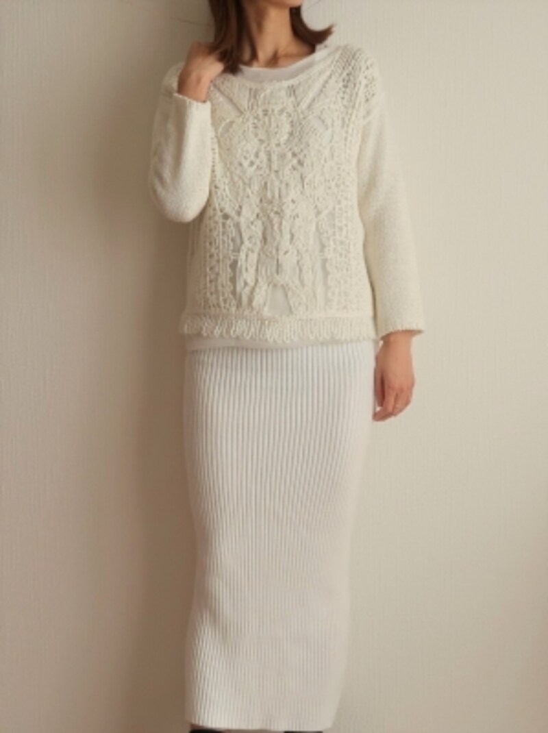 膨張すると避けがちですが、縦がつながり、アウターも羽織るのでIライン効果あり