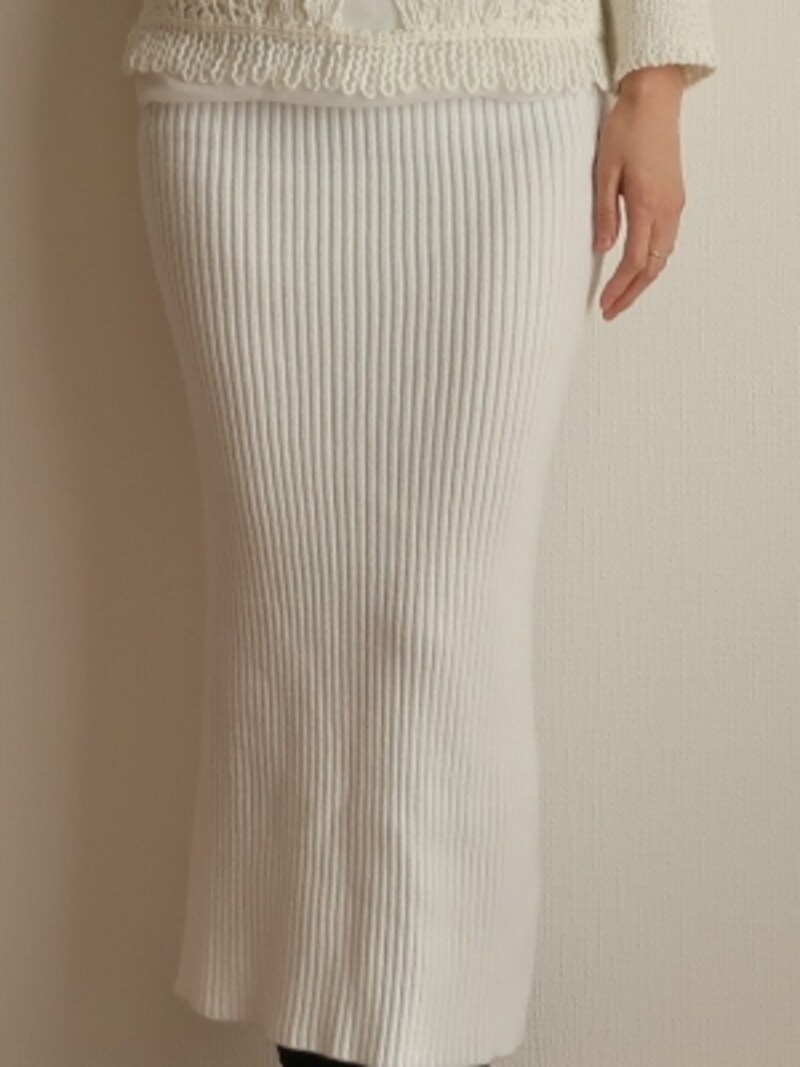 アラフォー女性にはパンツよりもスカートのほうが気軽に着られます