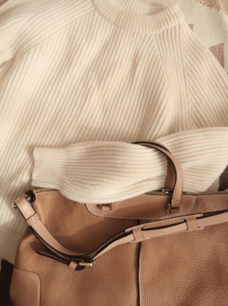 白×ベージュは大人にこそ似合うリッチな配色