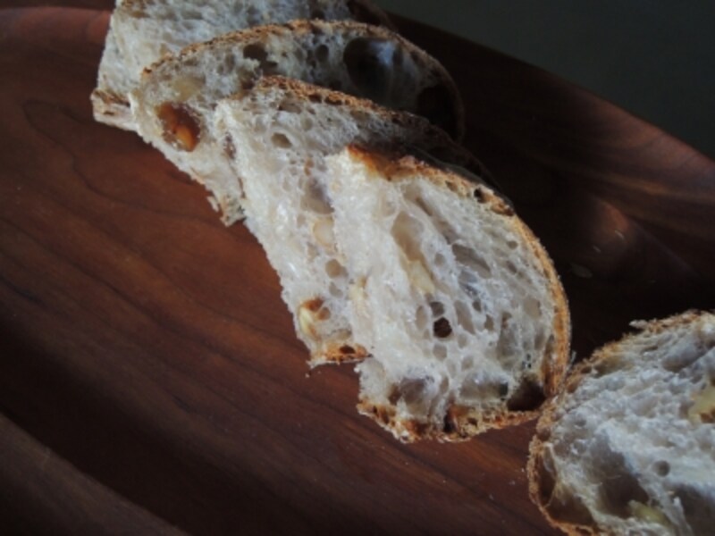 シンプルなパンで季節の香りを楽しむ