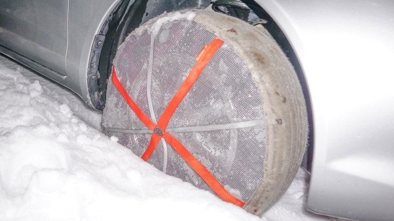 布製チェーンオートソックは圧雪路に強い