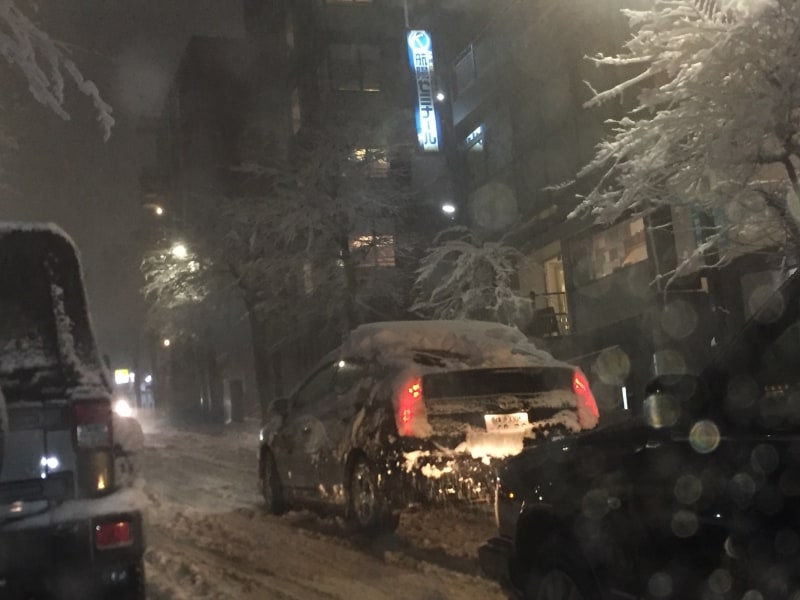 チェーン無しでスタックするプリウスundefined