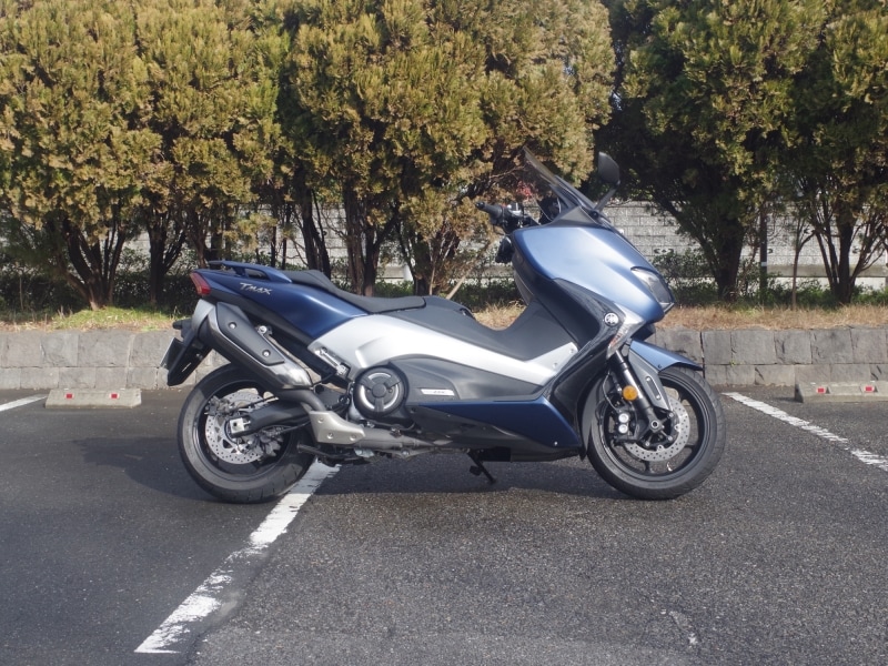 TMAX530DX サイドビュー