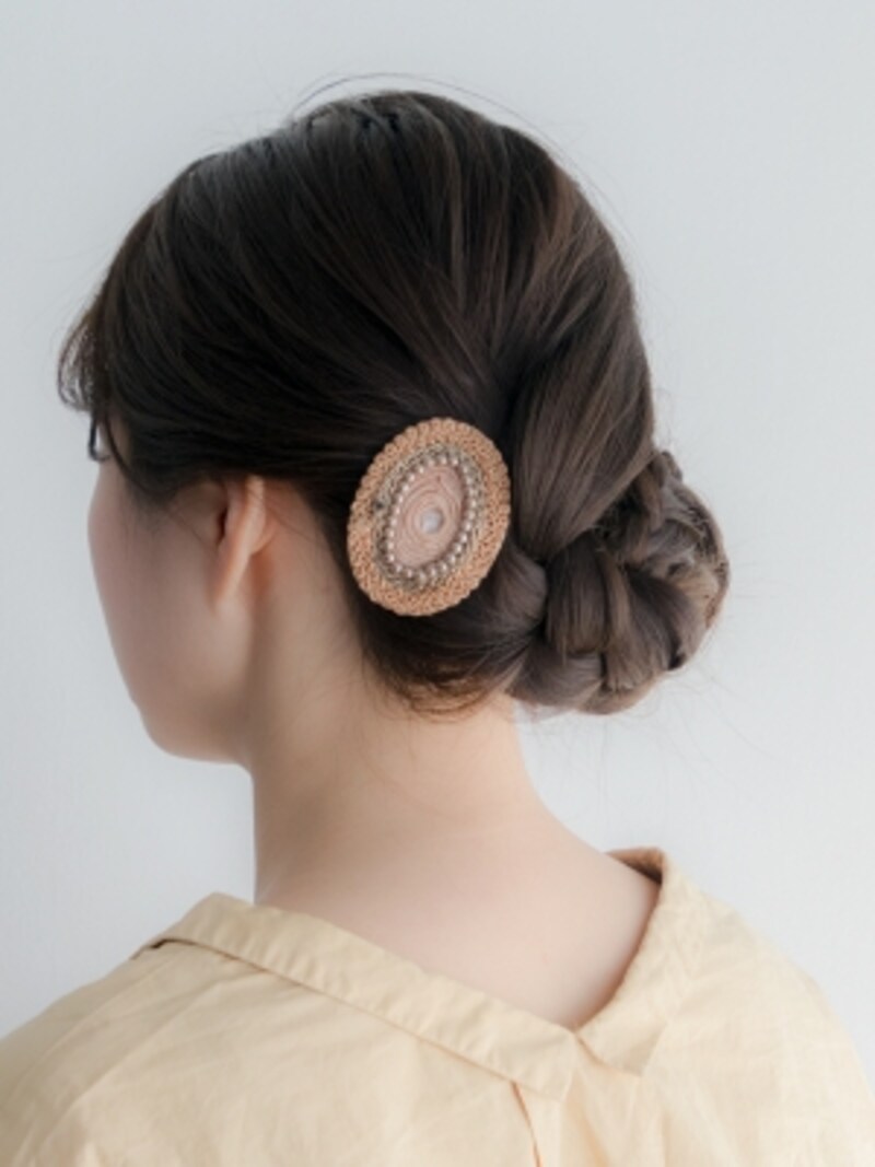 三つ編みお団子の低めの簡単なやり方 崩れにくいヘアアレンジ ヘアアレンジ All About