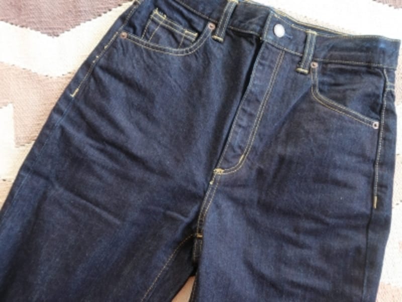 ハイウエスト部分もハリ感で自然にカバー