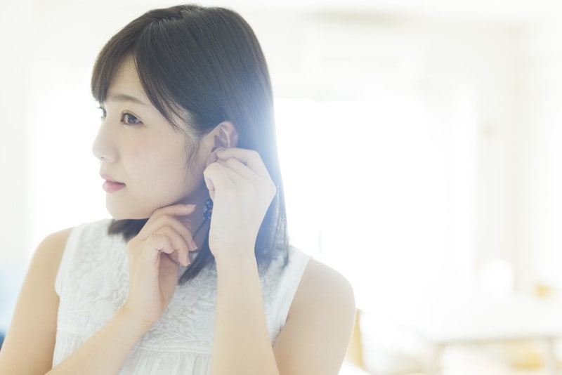 日常の仕草も「ひねり」を加えると色っぽさ倍増