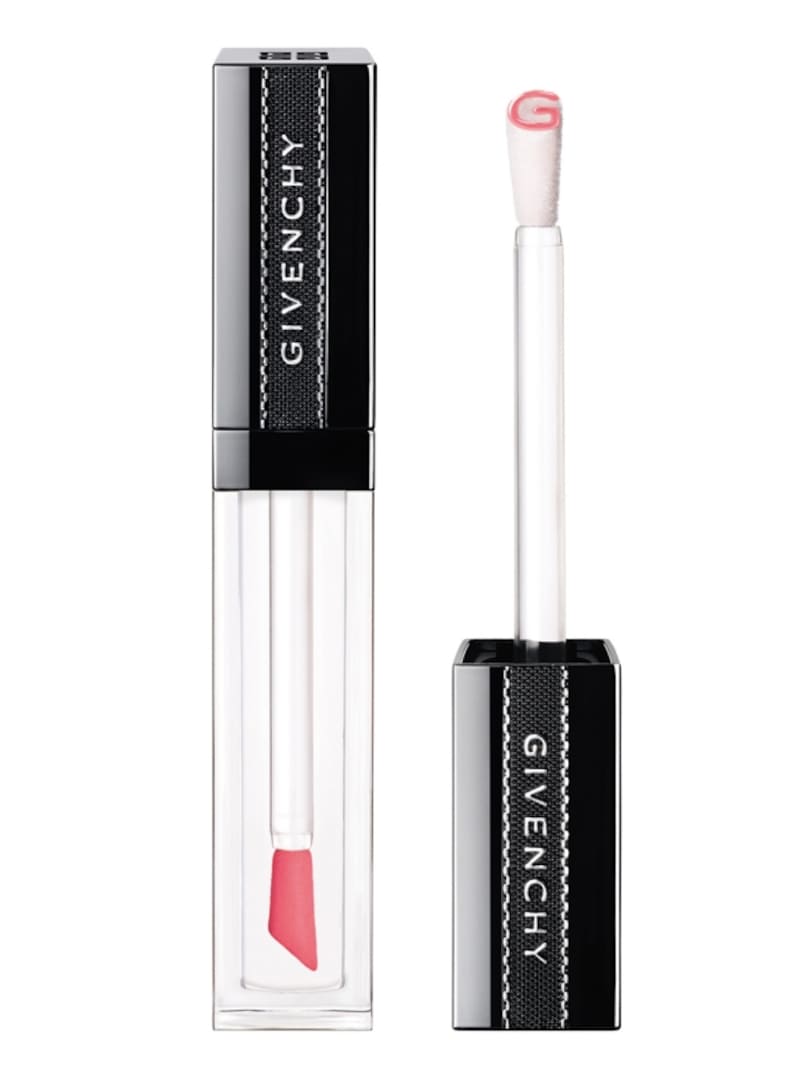 発色の良さが目を引くジバンシイのリップグロス