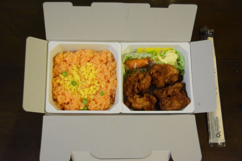 チキン弁当の中身