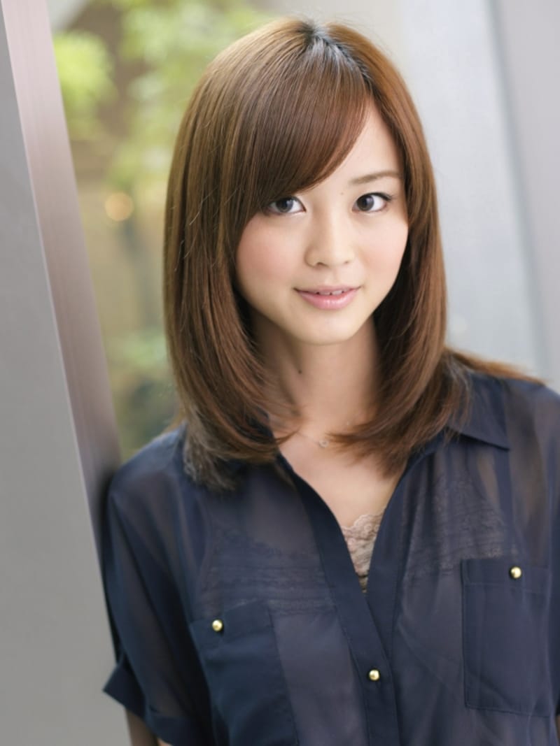 モテヘアの王道！ナチュラルなミディアムロブ
