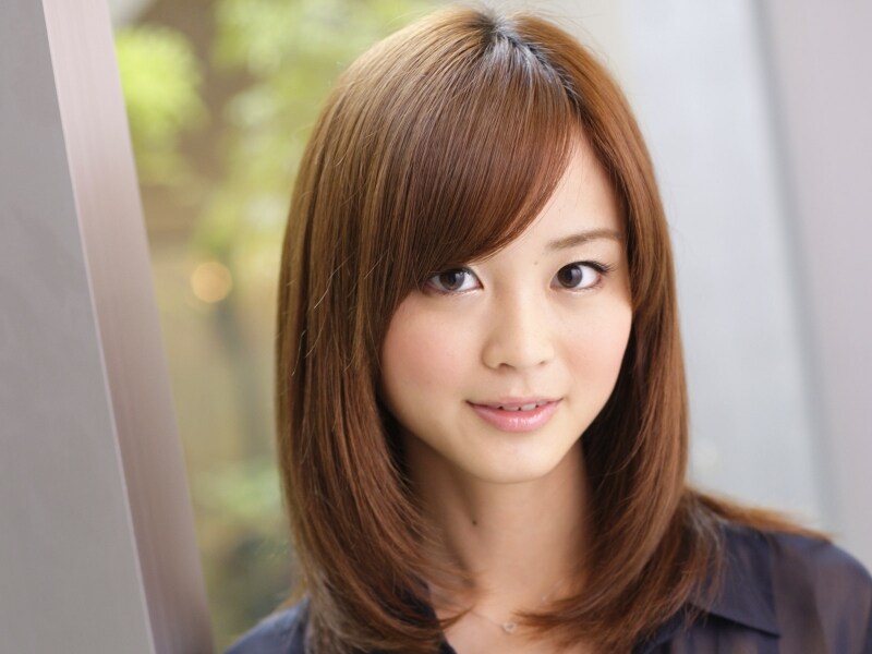 モテヘアの王道！ナチュラルなミディアムロブ