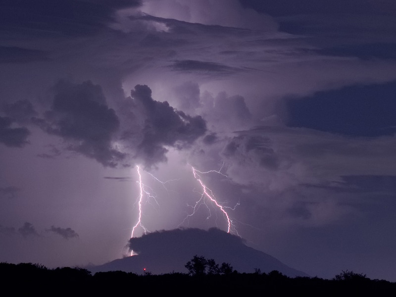 「雷乃発声」に対し、秋分に「雷乃収声（かみなりすなわちこえをおさむ）」があります