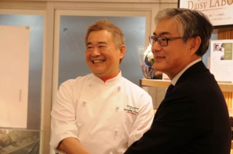 倉田博和さん（株式会社デイジイ）、明智俊明さん（ジェイアール東日本フードビジネス株式会社）の業務提携