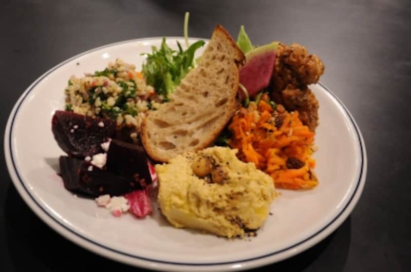 5種類のデリ盛り合わせ（1000円）