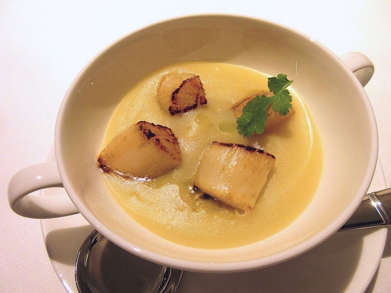 オホーツク帆立貝 浅利 新じゃが芋のパルマンティエ