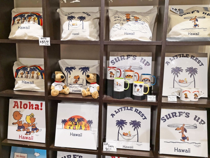 日焼けスヌーピーのグッズを扱うのはモニだけ