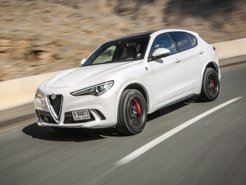 アルファロメオ ステルヴィオ クアドリフォリオ