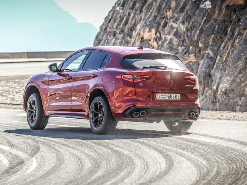 アルファロメオ ステルヴィオ クアドリフォリオ