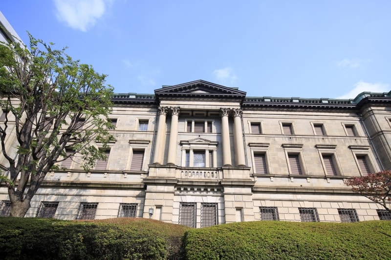 今回は中央銀行の金融政策である金融緩和について目的とメリットをわかりやすく解説します！