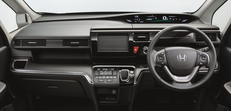 ステップワゴンスパーダ、内装