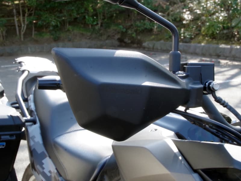 ハンドガードは風防効果もバッチリ!