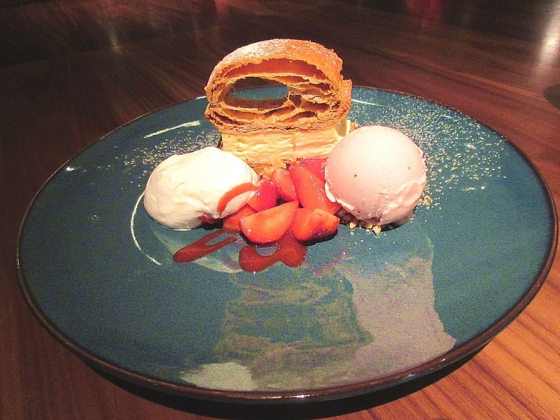 博多あまおうのミルフィーユ ストロベリーアイスクリーム