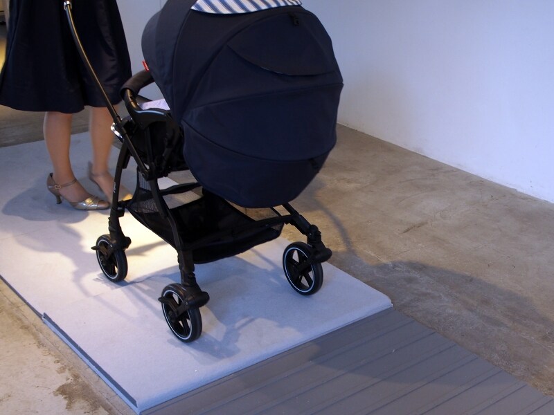 新モデルは、段差もふわっと乗り越えられ、その歴然とした違いに驚いていました