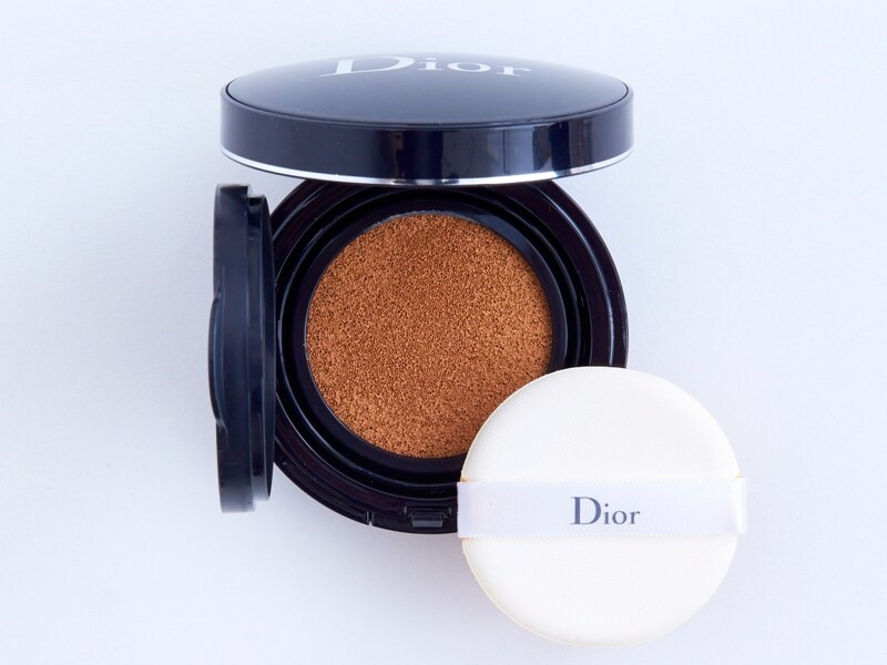 毛穴引き締め効果があるので、塗るだけでなめらか肌に