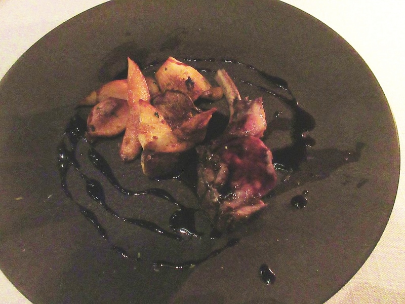 アマン東京 スプリングラムラックのアッロースト 茸と香草