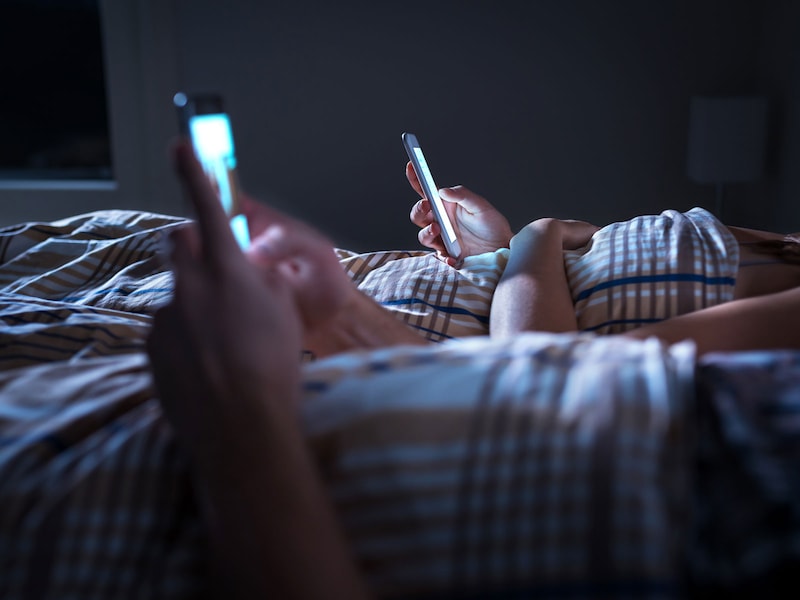 セックスレスを生む意外な行動その2:寝室で楽しむTVやインターネット