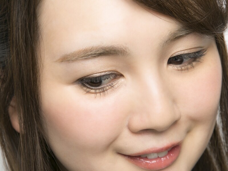 目元に自然な立体感と目ヂカラをプラス