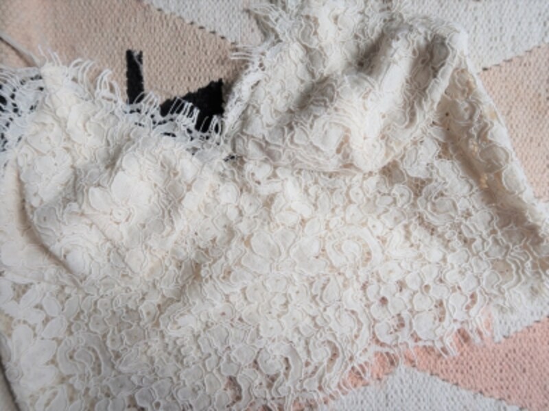 凝ったコットンレースは高見えするので大人の女性にオススメ