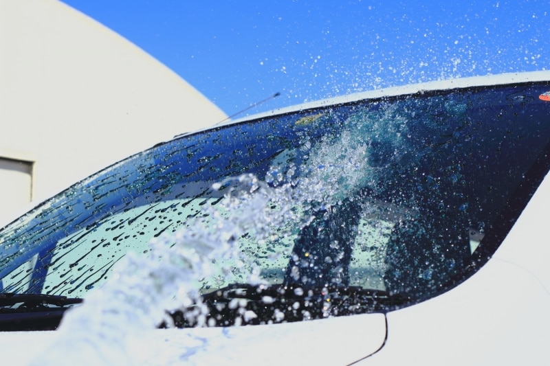 この製品は40km/h以上でノーワイパー走行が可能と表記されていました。