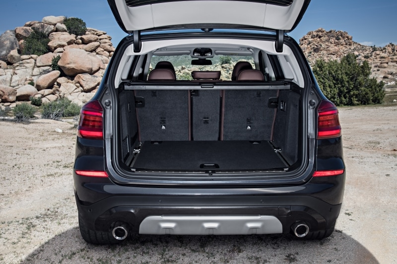 BMW X3 トランクルーム 画像